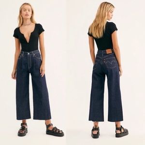 Levi’s Ribcage Pleated Crop Motown Philly Like New